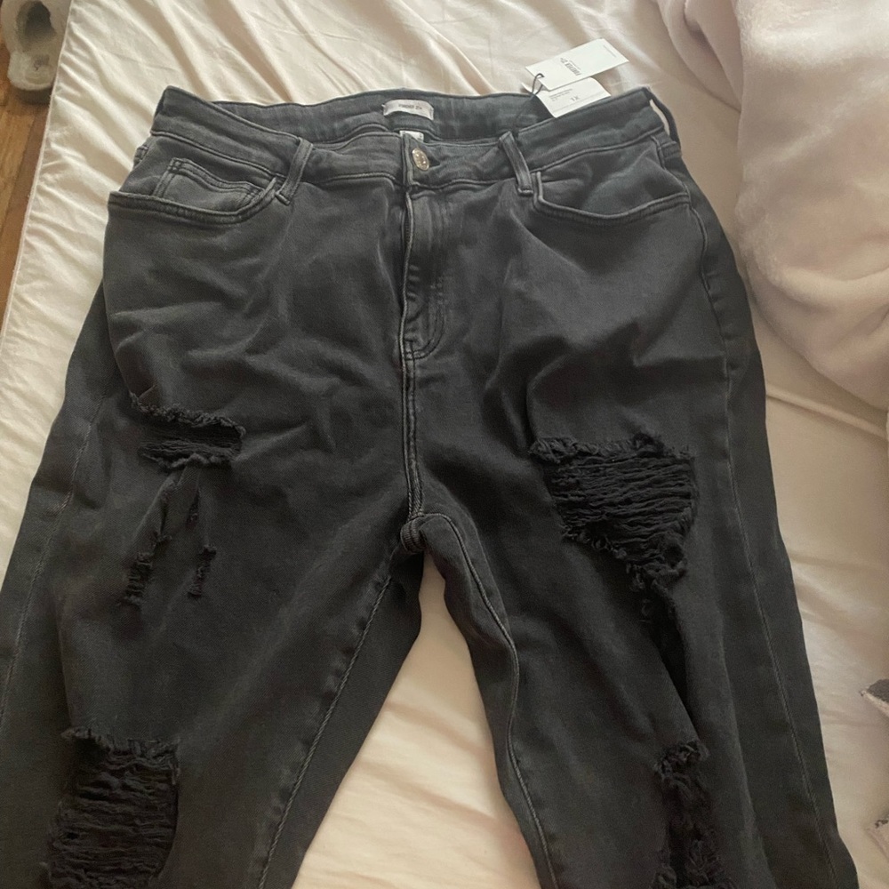 Forever 21 Black ripped jeans